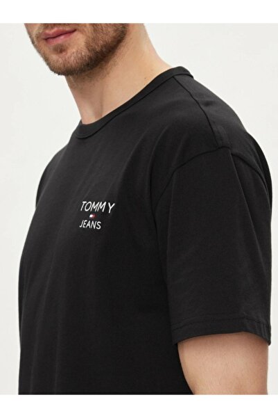 Tommy Jeans Men's T-shirt with scoop neck and Regular Fit cut, DM0DM18872, Black