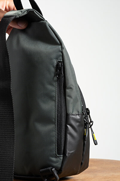 MEGA THE NORTHWEST Outdoor Series Impermeable Water-Repellent Fabric Crossbody Bag