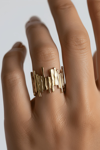 Beca Atelier خاتم من الفولاذ المطلي بالذهب المذاب