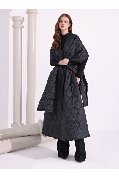 Store Wf Black Quilted Vest with a Leash