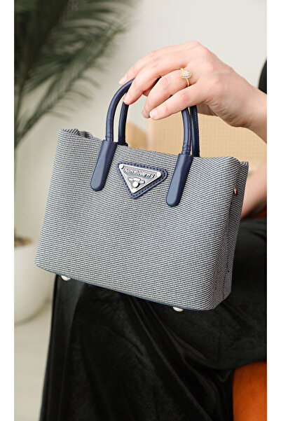 Al-Rubaie شنطة يد نسائية بلون رمادي مزرق – تصميم عصري أنيق بمقابض كحلية فاخرة