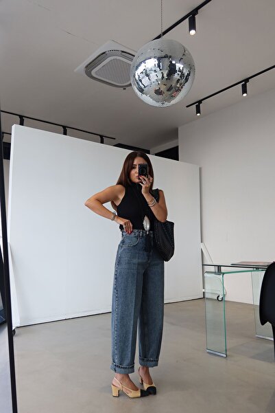 Özge Özgenç Paçası Lazer Kesikli Boyfriend Jean