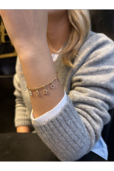 Fern Jewelry Yıldız ve Yonca Detaylı Sallantılı Altın Renkli Bileklik