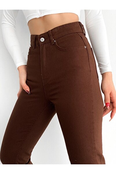 MAKRAS EXCLUSIVE A118380 Παντελόνι Mom Jean σε χρώμα Bitter Brown Ψηλόμεσο τζιν με στενό πόδι