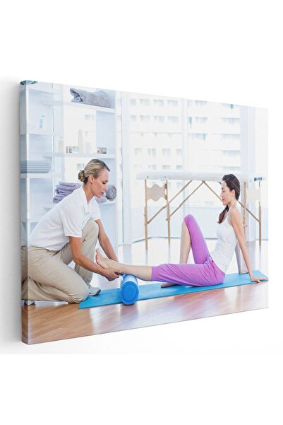 Tablou Canvas Painting of therapist performing a foot massage, code 3294