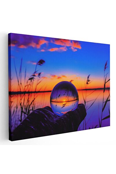 Tablou Canvas Tablou peisaj la apus reflectat in glob de sticla, cod 4378