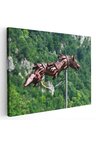 Tablou Canvas Tablou steagul dacic, cap de lup, sculptura bronz, maro, verde,...