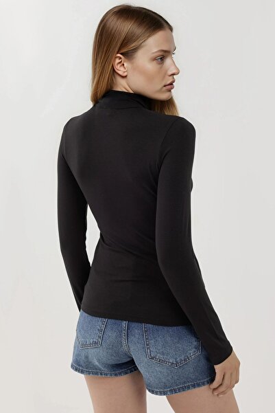 Hiccup Slim Fit Half Turtleneck Blouse Busem Collection