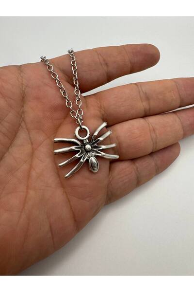 Herşey Nota Gothic (Gothic) Unisex Necklace with Spider Figure – Symbol of Power, Mystery, and Dark Elegance