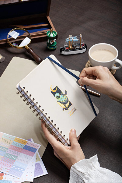 DİVAL A5 вечен седмичен планиращ дневник със спирална подвързия и кремаво капаче