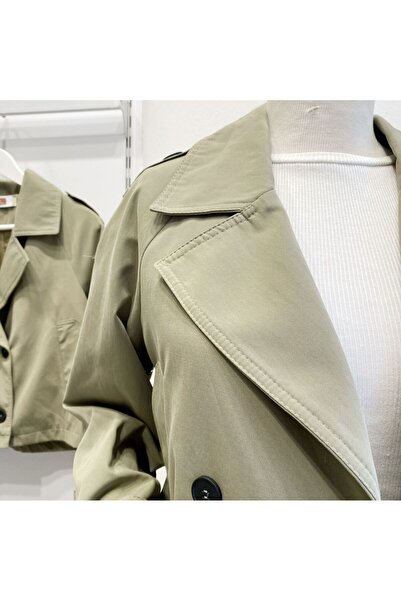 Faya Boutique Siyah Düğmeli Yeşil Kısa Trençkot