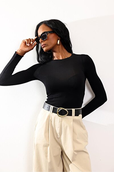 5in1Canpolat Μαύρη μπλούζα με λαιμόκοψη 25232