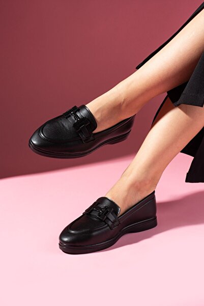 FUGA MODA حذاء هيركون لوفر بابيت كاجوال بإبزيم جلدي أسود