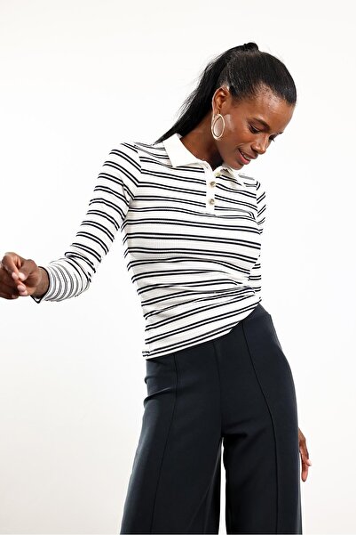 5in1Canpolat Εκρού μπλούζα με γιακά πόλο με κουμπιά 17080