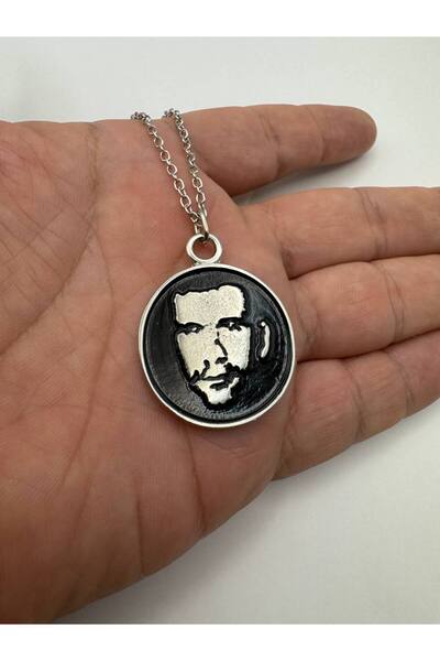 Herşey Nota Unisex Necklace with Sea Ship Figure – Symbol of Freedom, Justice, and Courage