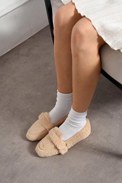 FUGA MODA Alexis Beige Buckle Detailed Strap Plush Home Slippers