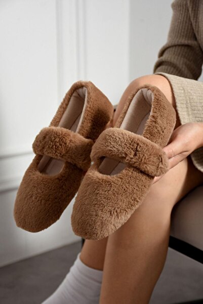 FUGA MODA Yumina Mink Banded Plush Home Slippers