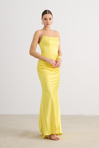Carmen Sarı Straplez Uzun Saten Abiye Elbise