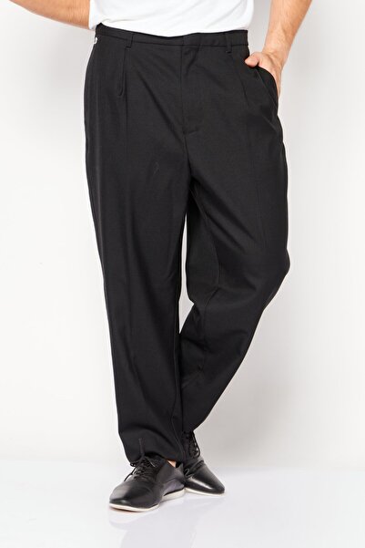 Lacoste بنطال تشينو سادة بقصّة عادية للرجال، أسود