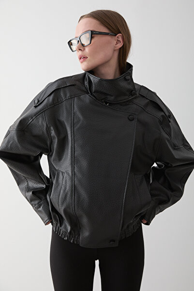 Laluvia Černá kožená bunda s texturou a stojáčkem - 509251