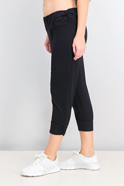 Tchibo Women Regular Fit Plain Capri Trousers, Black