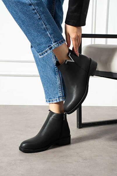 NAVİSHOES Siyah Kadın V Tokalı Fermuarlı Rahat Bot 81NAV