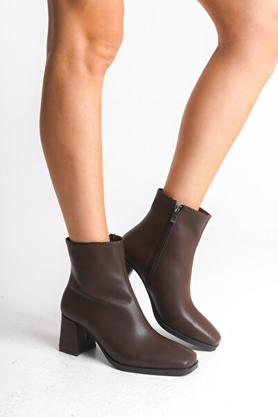 meyra'nın ayakkabıları Women's Brown Leather Blunt Toe Heeled Boots