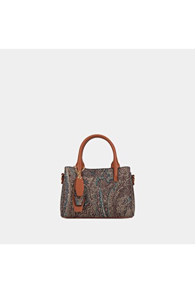 BAGCO حقيبة يد جلدية بسلسلة ذهبية بلون الجمل الفاتح