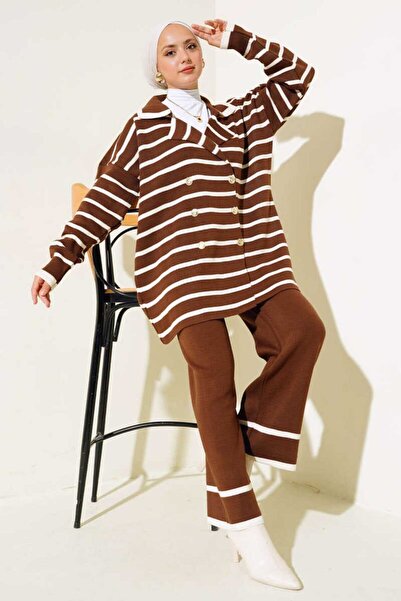 Intisimo Γυναικείο Πλεκτό Κοστούμι, Δύο Τεμάχια, Over Size, Κουμπιά, Καφέ