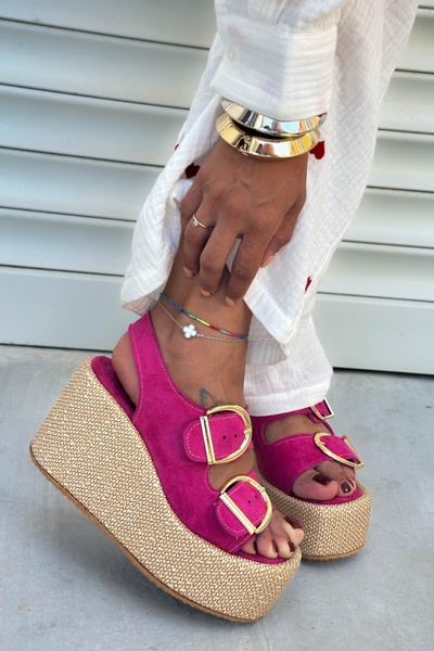 Shoebutik Nina Fuchsia Suede Wedge Heel Sandals