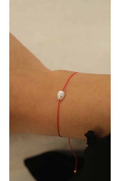 Jerie Mini Barok İnci Detaylı Kırmızı İp Bileklik