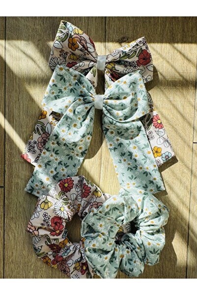 White Alamode Floral Buckle Set