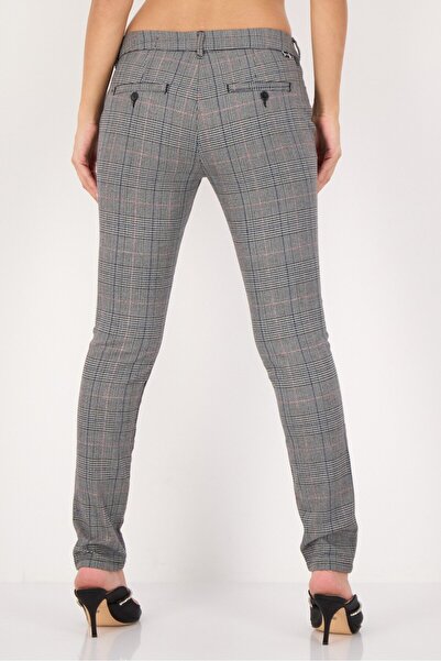 Reiko Women Regular Fit Checkered Chino Pants, Multicolor