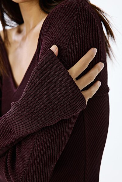 rue V-Neck Textured Burgundy Knit Blouse