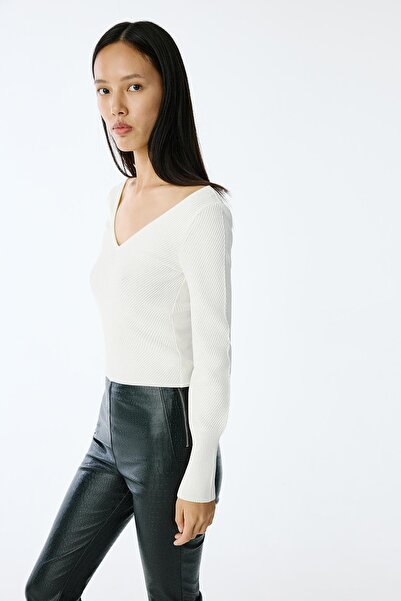 rue V-Neck Textured Ecru Knit Blouse