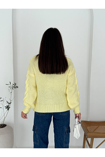 fiolin Extra Soft 4 Button V-Neck Cardigan