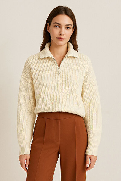 LACHT Women's Ecru Collar Zippered Thick Knit Sweater