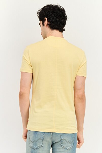 Levi's Men Crew Neck Short Sleeve Graphic Print T-Shirt, Mustard