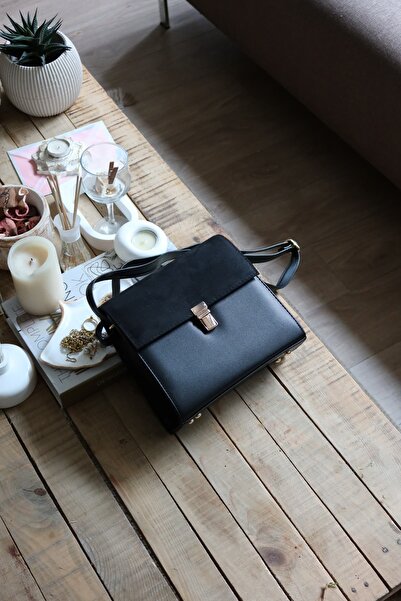 Moom Bag Women's Black Suede Cover Detailed Adjustable Strap Shoulder Bag