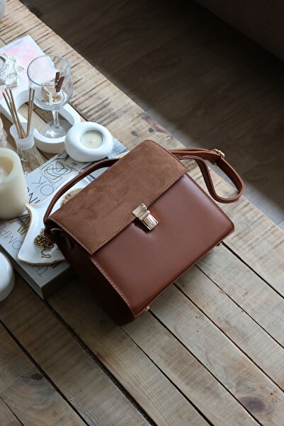 Moom Bag Women's Tan Suede Cover Detailed Adjustable Strap Shoulder Bag