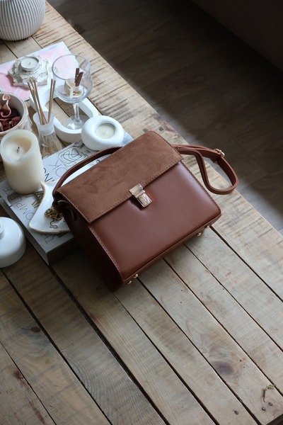 Moom Bag Women's Tan Suede Cover Detailed Adjustable Strap Shoulder Bag