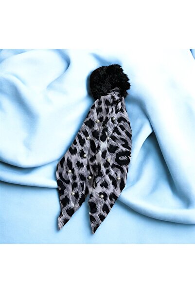 Store Leopard patterned plush bagel buckle