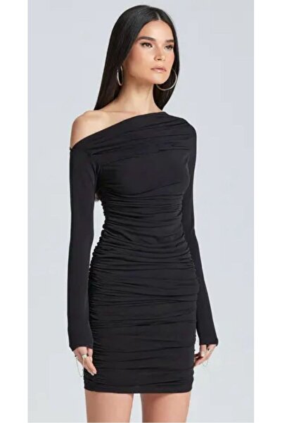 Linich&Co Rochie mini neagră cu mâneci lungi, cu umăr dezactivat