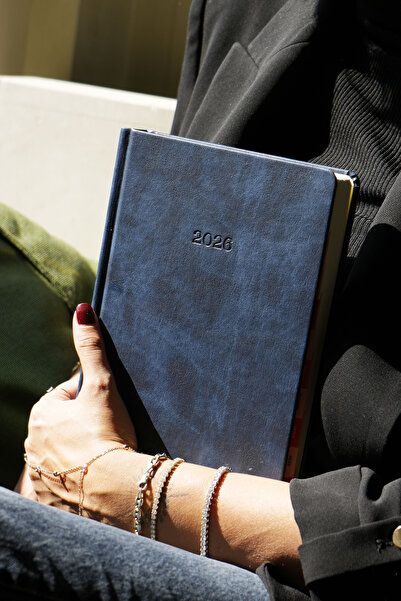 Victoria's Journals Business 2026 Daily Agenda 17X24Cm Hard Cover Ivory 80Gr. With a Bookmark