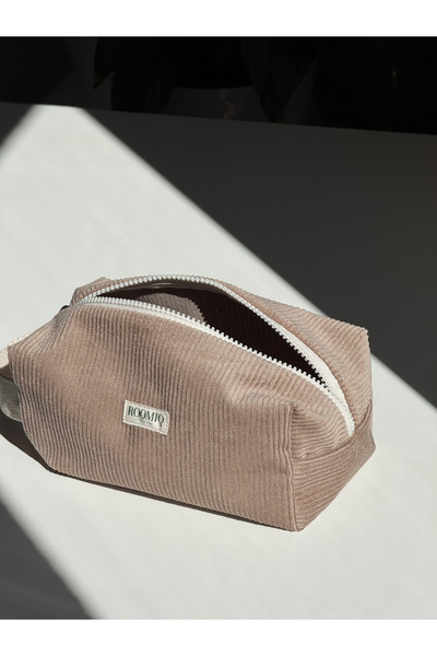 Roomiq حقيبة مكياج مخملية مصنوعة يدويًا باللون البيج الداكن من مجموعة أورفين أوك