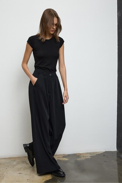 QANU Παντελόνι Palazzo Μαύρο
