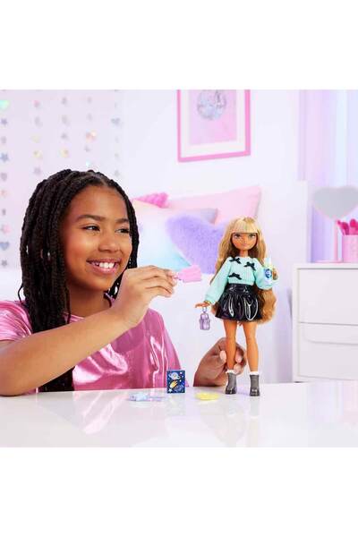 Barbie Dream Besties Zia Bebek ve Aksesuarları JGG36