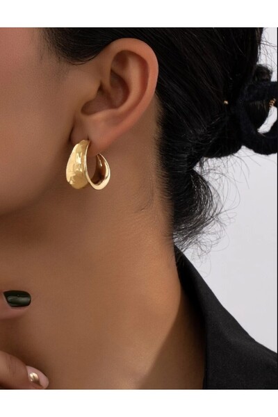 Inovius Cercei Aurii forma atipica