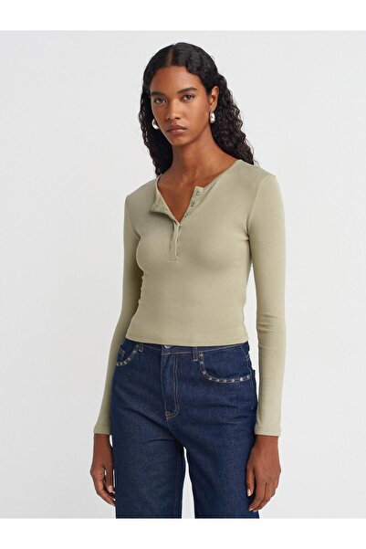 Coral Дългоръкавен пуловер с копчета 31442 Зелен