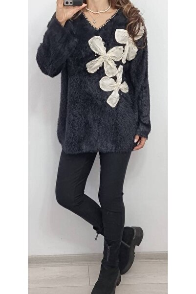GLAMSI Fluffy angora sweater with appliquéd accessories